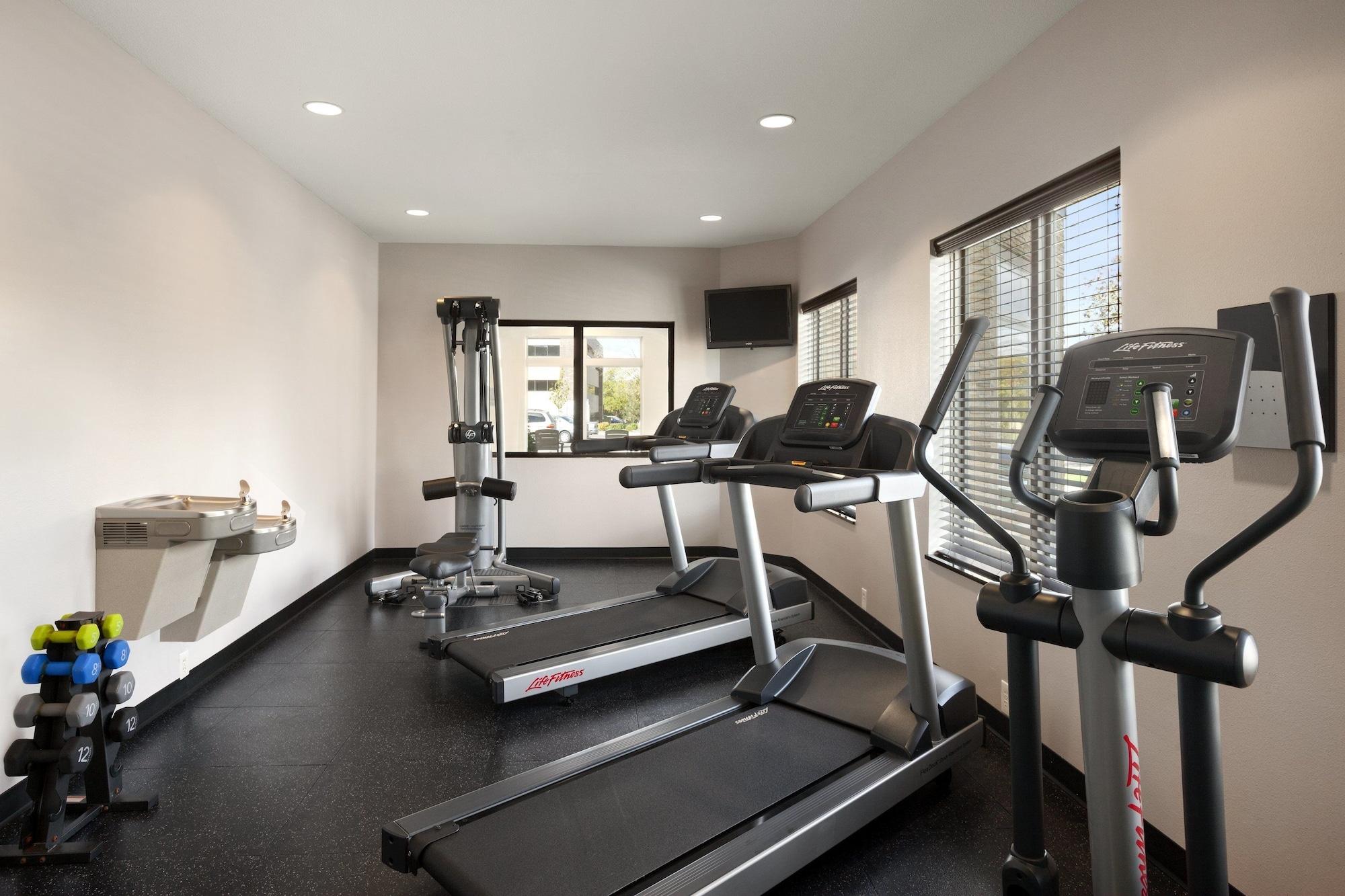 Country Inn & Suites By Radisson, Indianola, Ia מראה חיצוני תמונה