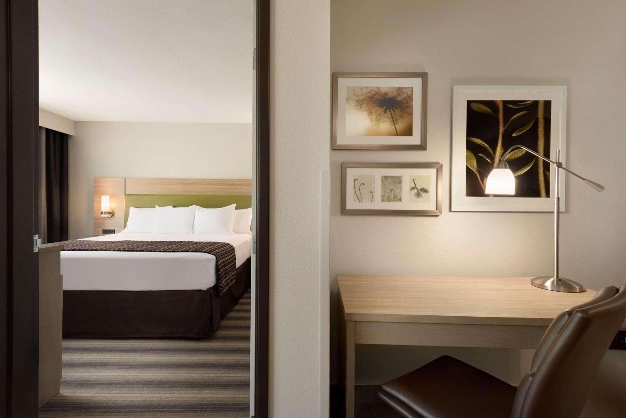 Country Inn & Suites By Radisson, Indianola, Ia מראה חיצוני תמונה