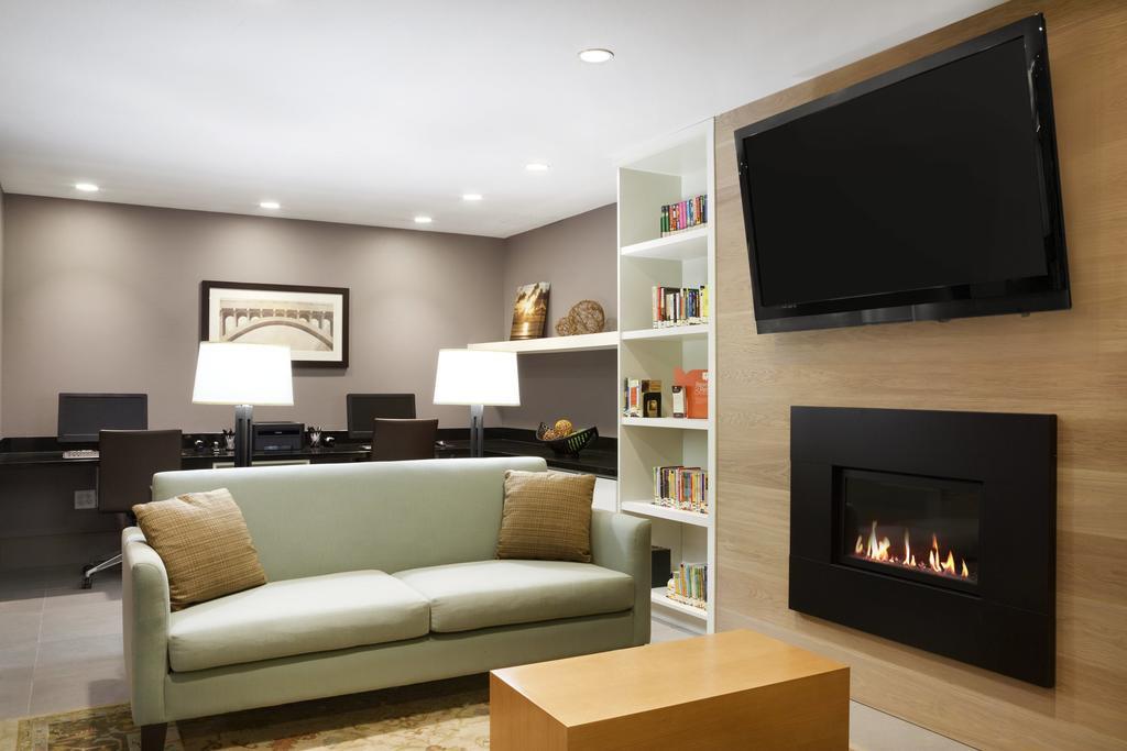Country Inn & Suites By Radisson, Indianola, Ia מראה חיצוני תמונה