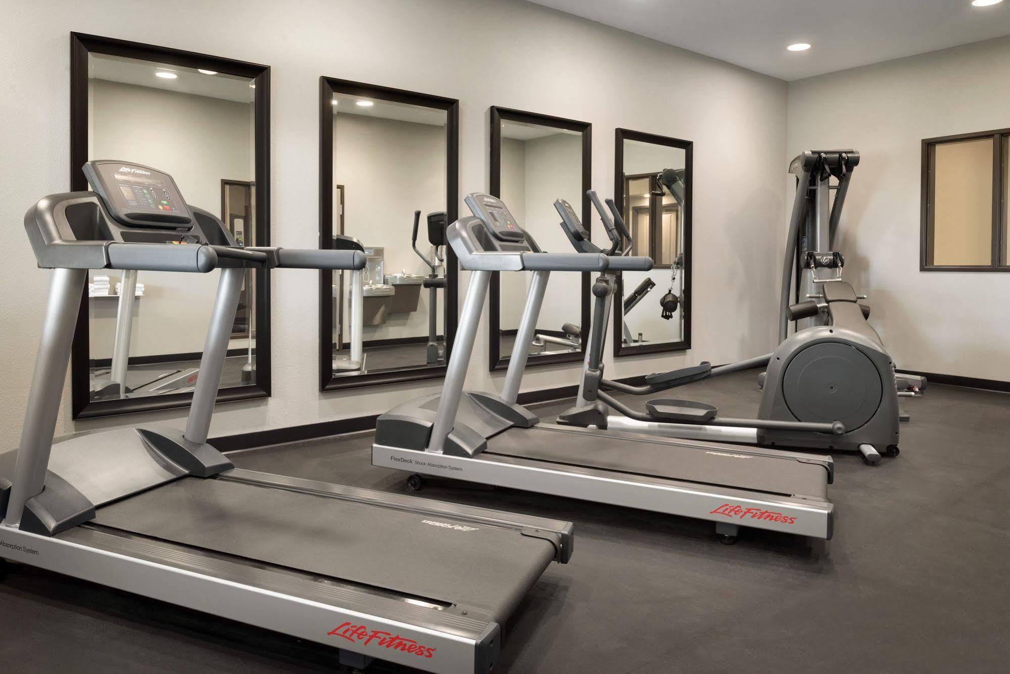 Country Inn & Suites By Radisson, Indianola, Ia מראה חיצוני תמונה